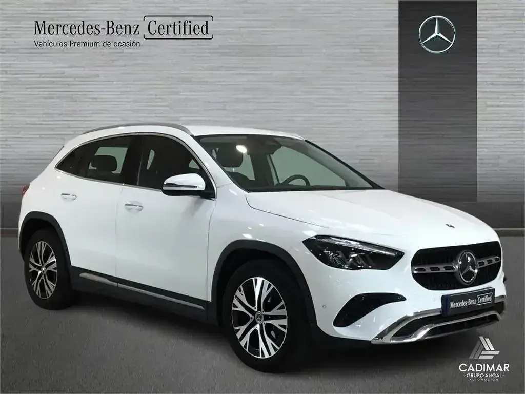 Usado Mercedes GLA200 Progressive 150 CV (110 kW) 2024 Blanco SUV