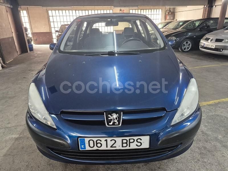 Usado Peugeot 307 75 CV (55 kW) 2001 Azul Berlina