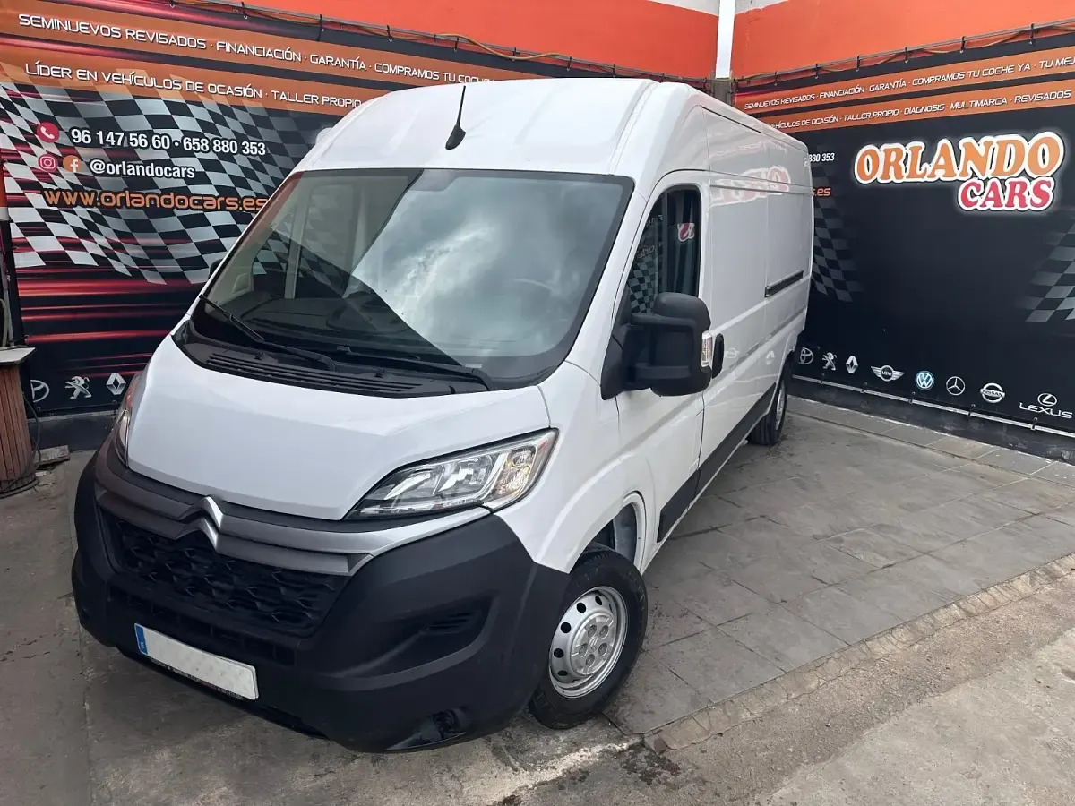 Usado Citroën Jumper 165 CV (121 kW) 2023 Blanco Monovolumen