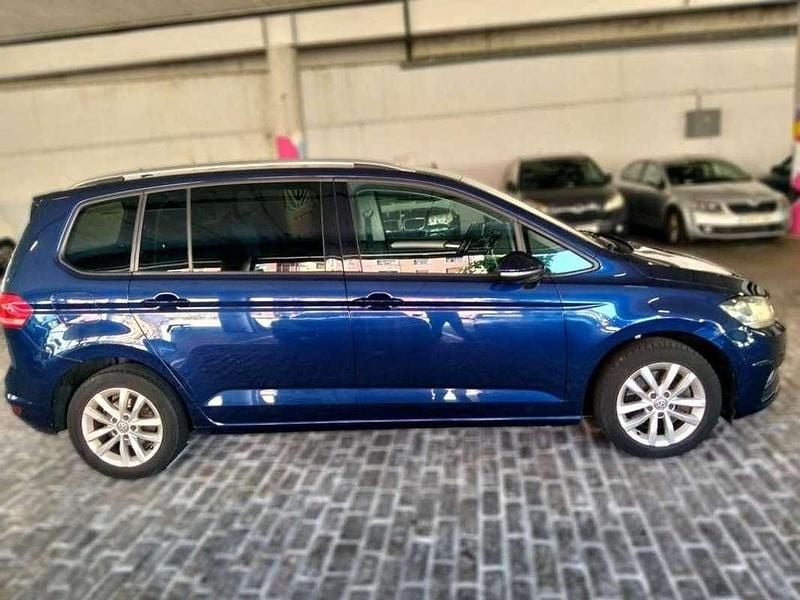 Usado VW Touran Business 116 CV (85 kW) 2017 Azul Monovolumen