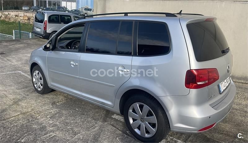 Usado VW Touran Edition 140 CV (102 kW) 2012 Gris / plata Monovolumen