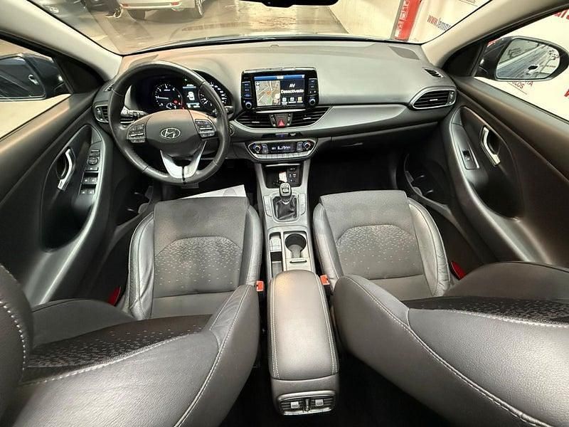 Usado Hyundai i30 Style 136 CV (100 kW) 2018 Azul Familiar