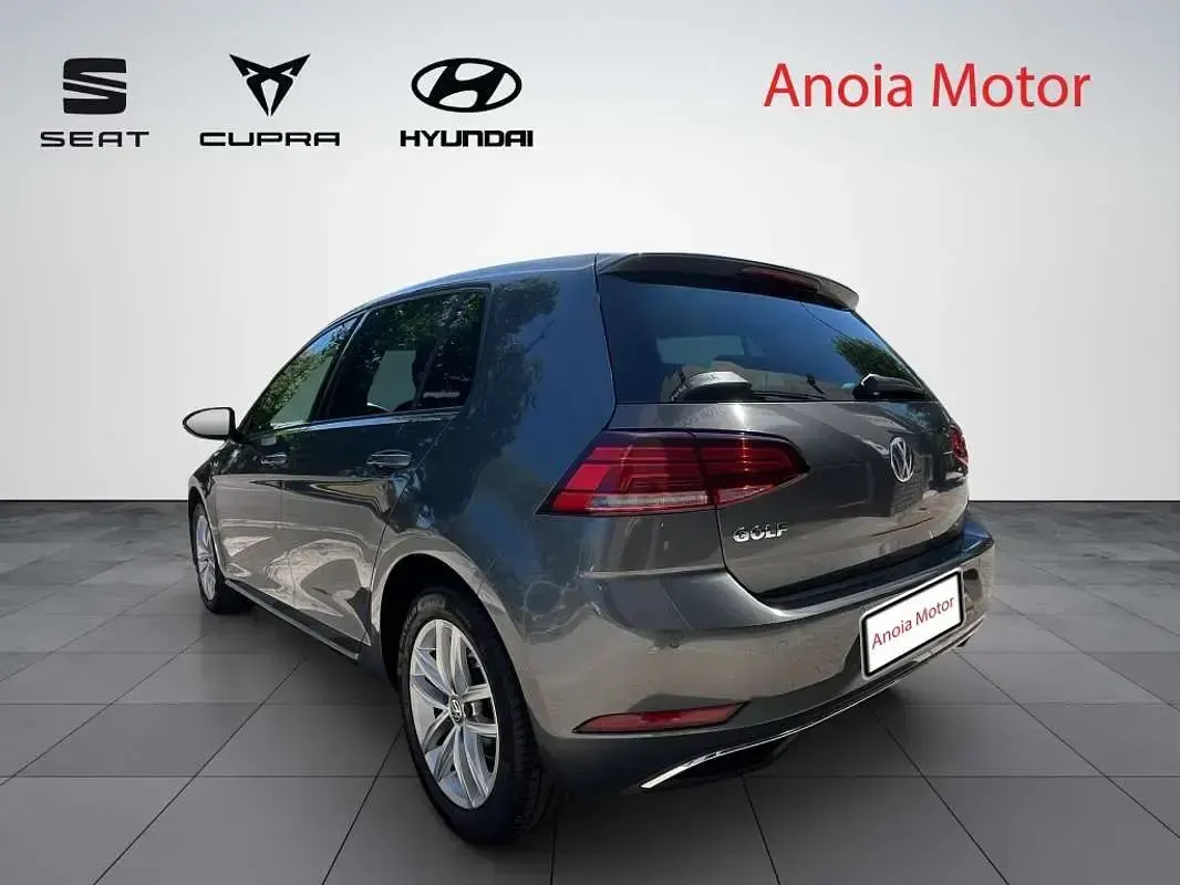 Usado VW Golf VII Advance 150 CV (110 kW) 2020 Gris Utilitario