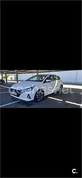 Usado Hyundai i20 100 CV (73 kW) 2021 Blanco Utilitario