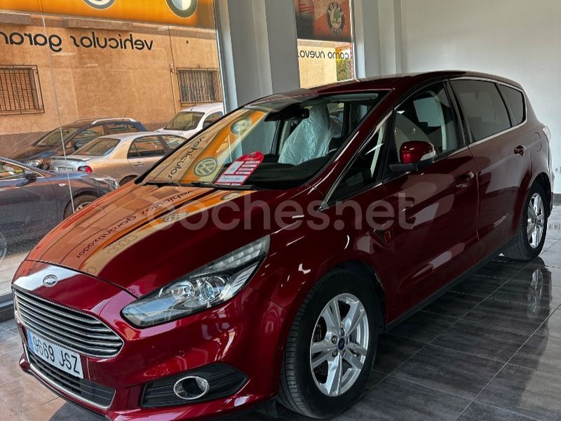 Granate Usado 2017 Ford S-MAX Titanium Monovolumen | 12.000 € (Precio justo) - Imagen 1/4