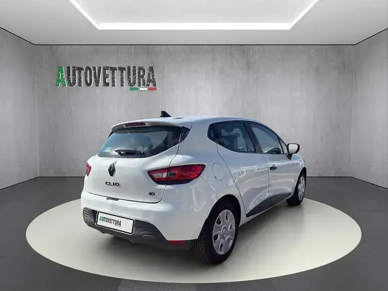 Usado Renault Clio IV Business 75 CV (55 kW) 2016 Blanco Berlina