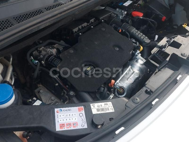 Usado Peugeot Rifter Active 100 CV (73 kW) 2021 Blanco Monovolumen
