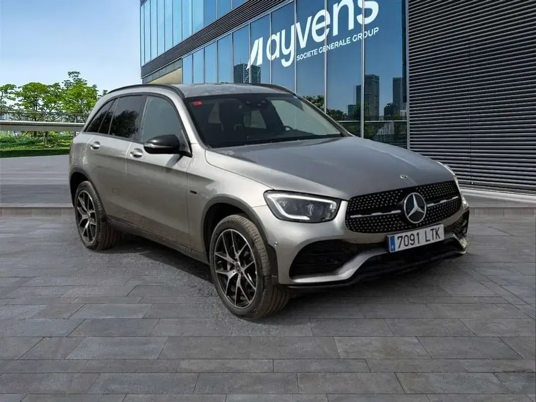 Usado Mercedes GLC300e 306 CV (225 kW) 2021 Gris SUV