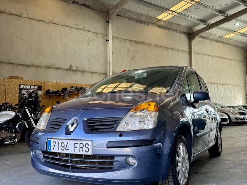 Gris / plata Usado 2007 Renault Modus Dynamique Monovolumen | 2900 € - Imagen 1/4