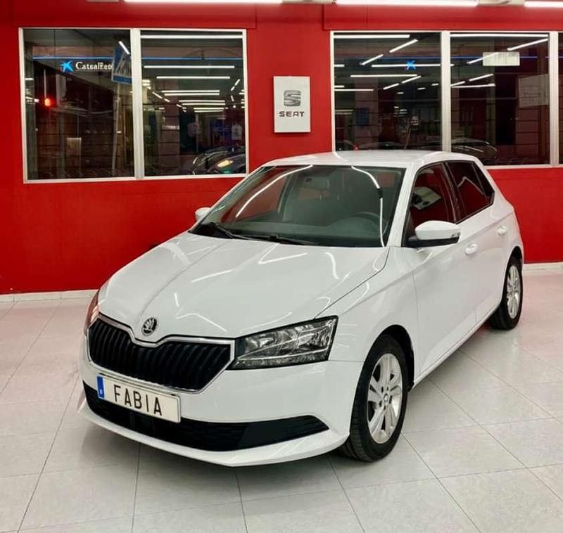Blanco Usado 2021 Skoda Fabia Ambition Utilitario | 12.975 € (Precio justo) - Imagen 1/4