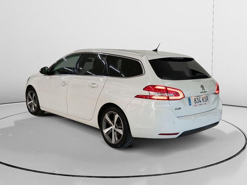 Usado Peugeot 308 Allure 131 CV (96 kW) 2018 Blanco Familiar