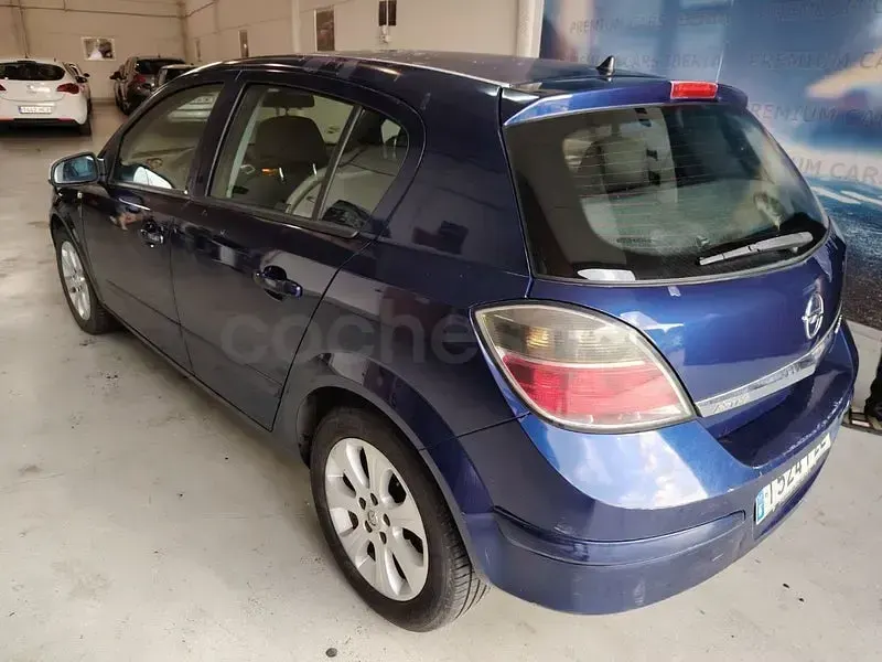 Usado Opel Astra Enjoy 100 CV (73 kW) 2008 Azul Berlina