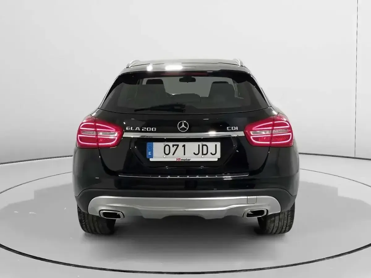 Usado Mercedes GLA200 Style 136 CV (100 kW) 2015 Negro SUV