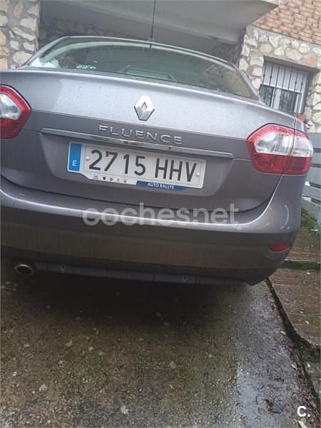 Usado Renault Fluence Dynamique 110 CV (80 kW) 2012 Gris / plata Berlina