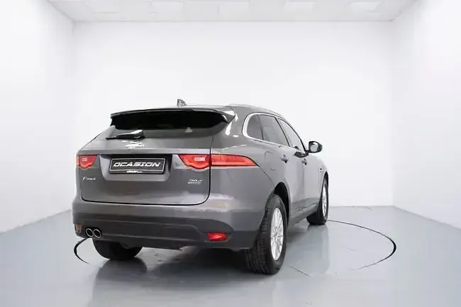 Usado Jaguar F-Pace Prestige 180 CV (132 kW) 2018 Gris SUV