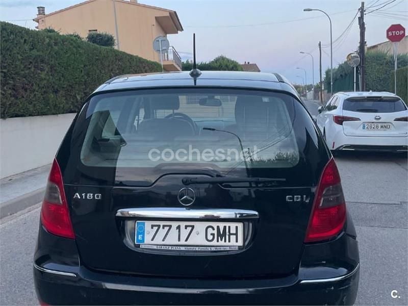 Negro Usado 2009 Mercedes A180 Exclusive Monovolumen | 5000 € (Precio justo) - Imagen 1/4