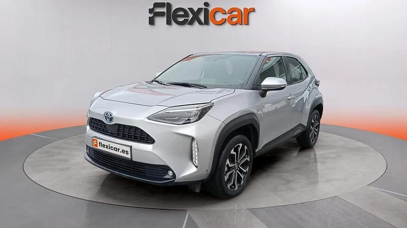 Usado Toyota Yaris Hybrid Active 116 CV (85 kW) 2022 Gris