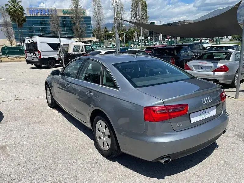 Usado Audi A6 204 CV (150 kW) 2012 Azul Berlina