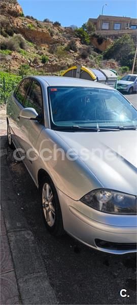 Usado Seat Cordoba Reference 100 CV (73 kW) 2007 Gris / plata Berlina