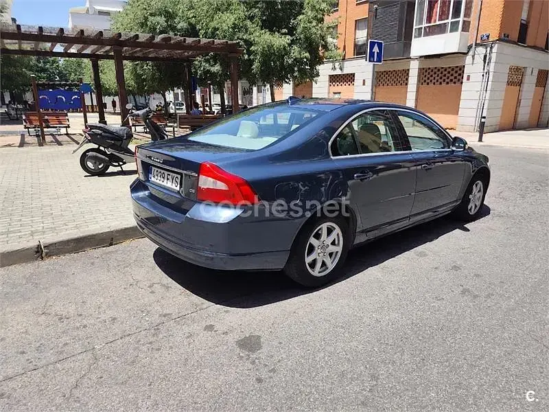 Usado Volvo S80 Momentum 163 CV (119 kW) 2007 Negro Berlina