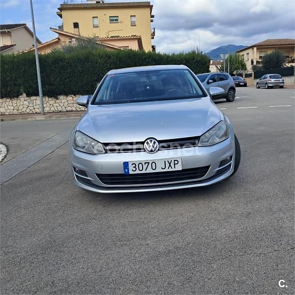 Usado VW Golf VII 110 CV (80 kW) 2017 Gris / plata Berlina