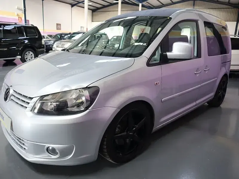 Usado VW Caddy Trendline 102 CV (75 kW) 2011 Gris / plata Monovolumen
