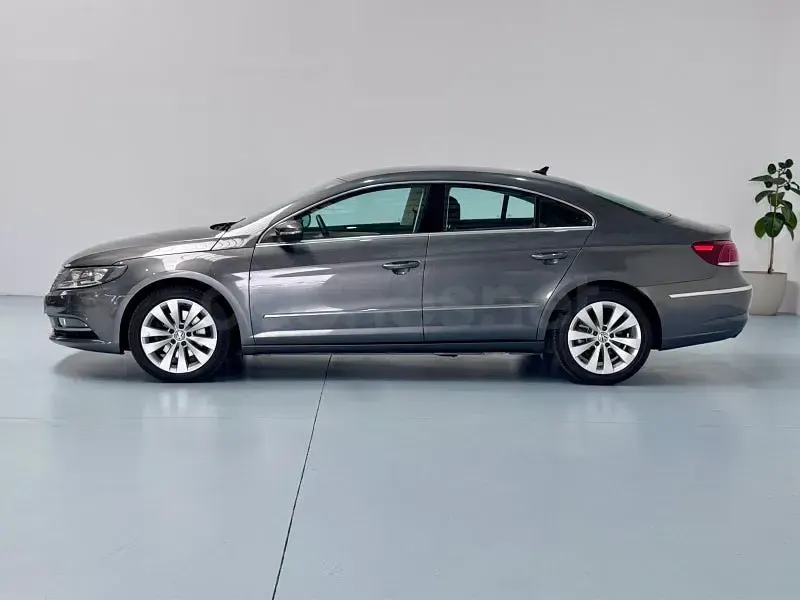 Usado VW CC 150 CV (110 kW) 2016 Gris / plata Berlina