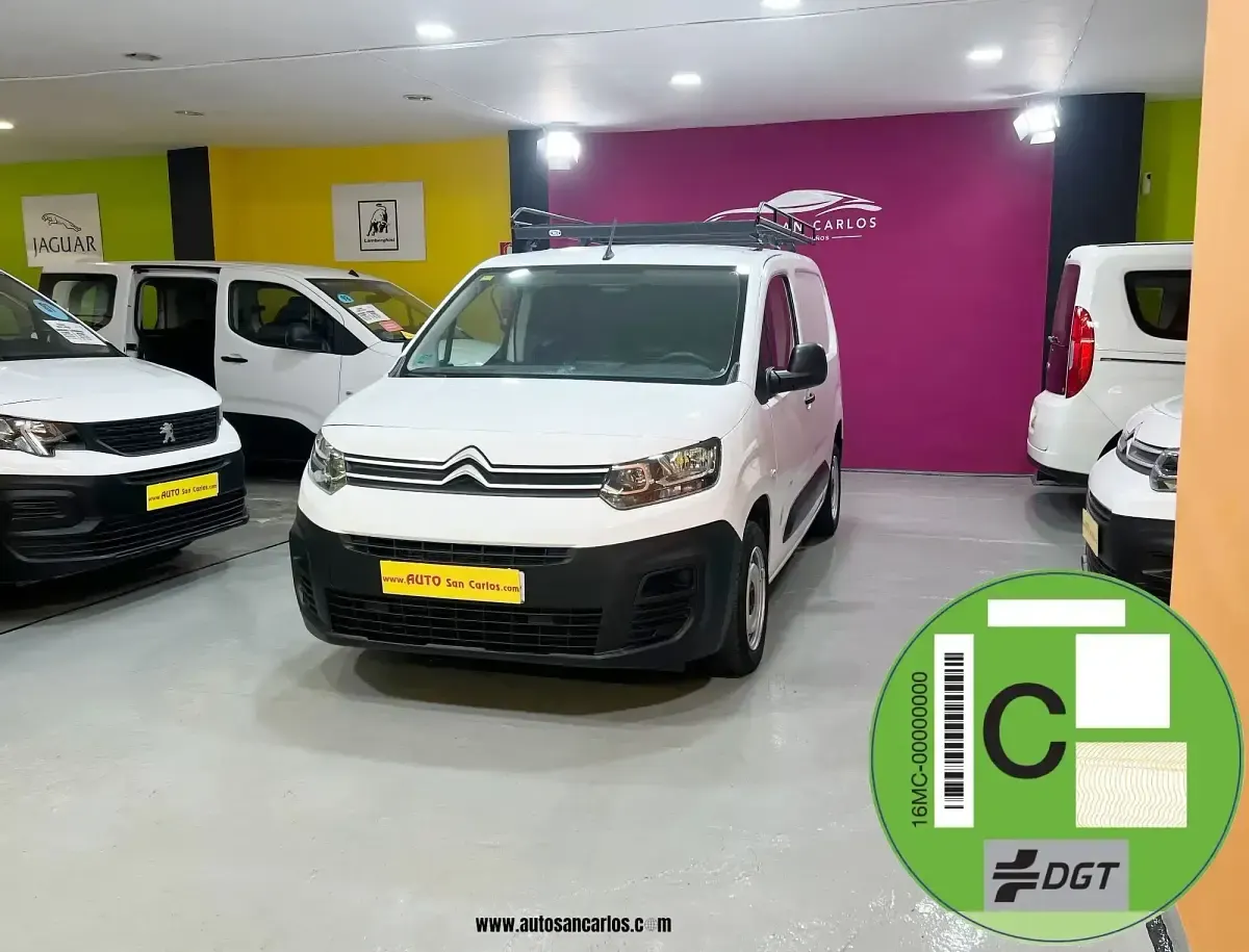 Usado Citroën Berlingo Feel 100 CV (73 kW) 2020 Blanco Monovolumen