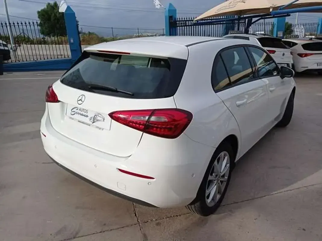 Usado Mercedes A200 163 CV (119 kW) 2021 Blanco Utilitario