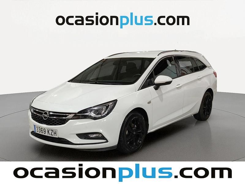 Usado Opel Astra Dynamic 150 CV (110 kW) 2019 Blanco Familiar