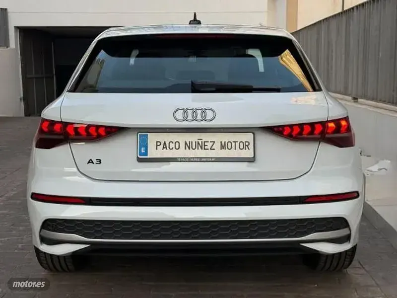 Usado Audi A3 116 CV (85 kW) 2024 Blanco Berlina