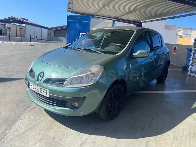 Usado Renault Clio II Authentique 75 CV (55 kW) 2008 Verde Berlina