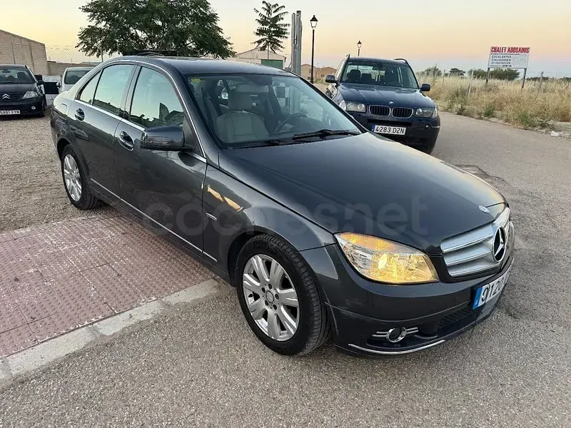 Usado Mercedes C220 Avantgarde 170 CV (125 kW) 2010 Gris / plata Familiar