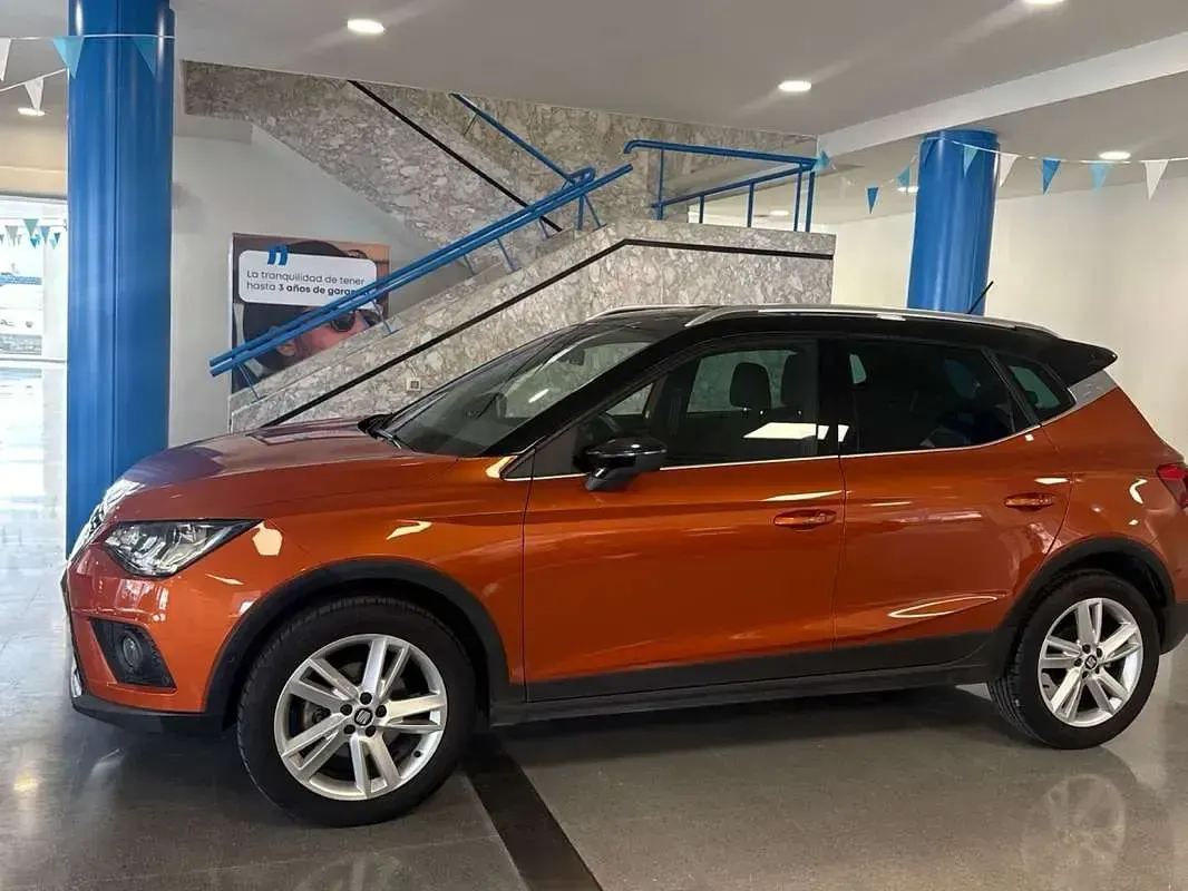 Usado Seat Arona Ecomotive 116 CV (85 kW) 2019 Negro SUV
