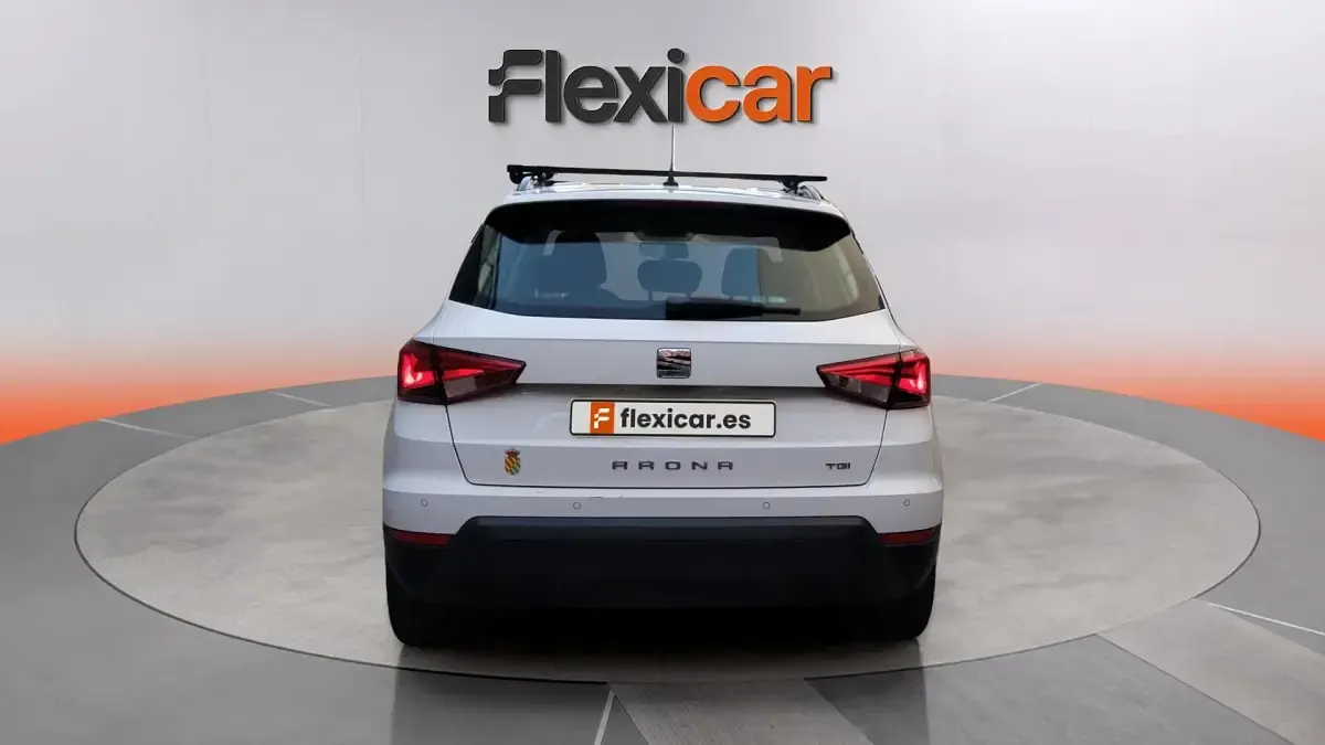 Usado Seat Arona Style 90 CV (66 kW) 2020 Blanco SUV