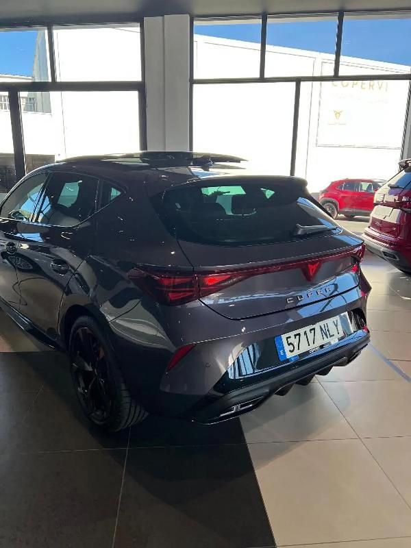 Nuevo Cupra Leon 115 CV (84 kW) 2026 Violeta/lila
