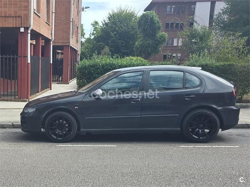 Negro Usado 2003 Seat Leon Sport Berlina | 2700 € (Un poco caro) - Imagen 1/4