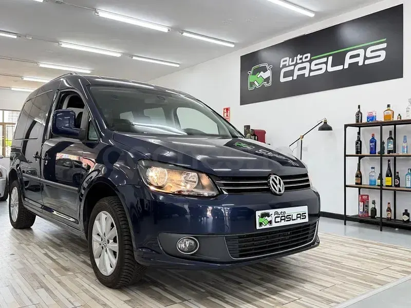 Usado VW Caddy Trendline 140 CV (102 kW) 2015 Azul Monovolumen
