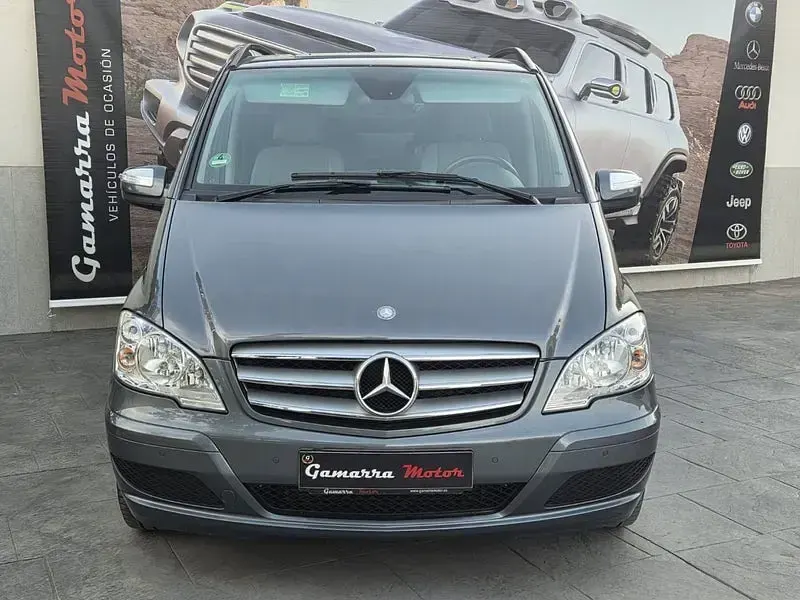 Usado Mercedes Viano 163 CV (119 kW) 2012 Gris / plata Monovolumen