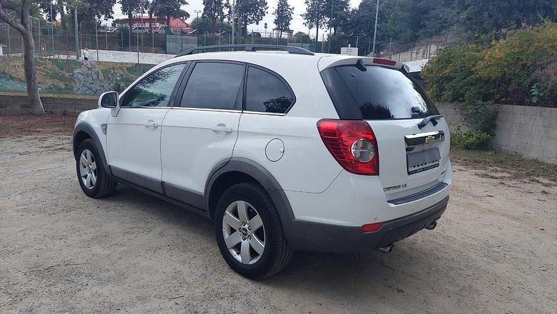 Usado Chevrolet Captiva LT 150 CV (110 kW) 2011 Blanco SUV