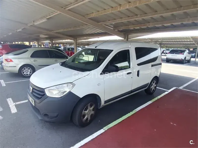 Usado Dacia Dokker 90 CV (66 kW) 2015 Blanco Monovolumen