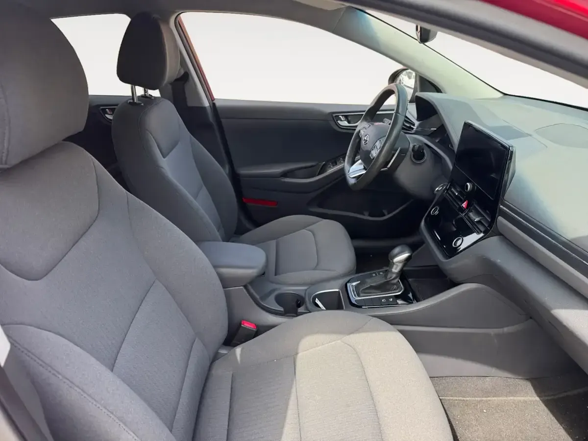 Usado Hyundai Ioniq 141 CV (103 kW) 2022 Rojo Utilitario