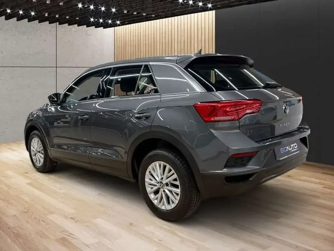 Usado VW T-Roc Edition 116 CV (85 kW) 2021 Gris SUV