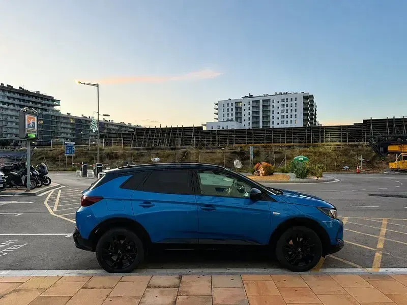 Usado Opel Grandland X 224 CV (164 kW) 2022 Azul SUV