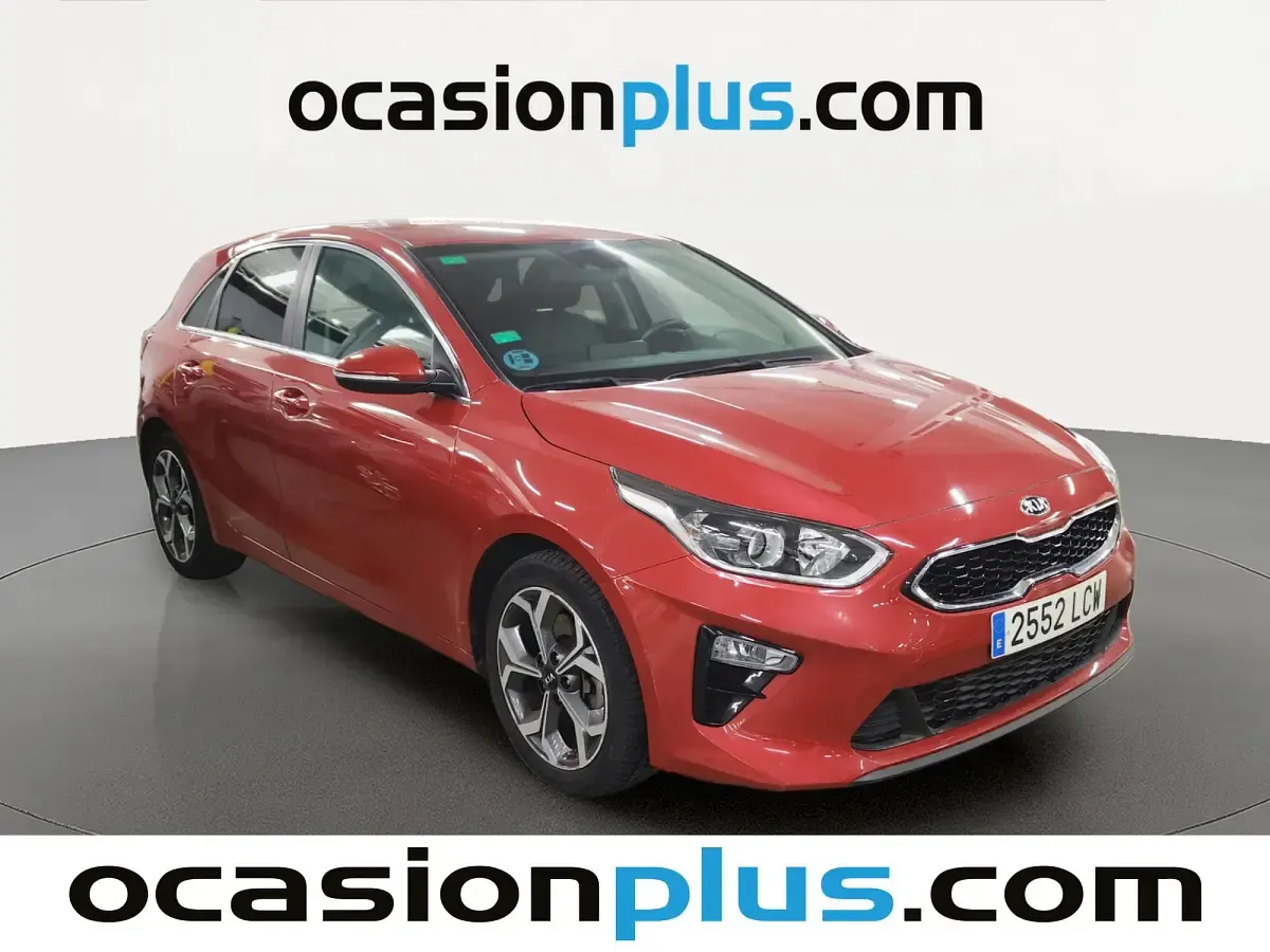Käytetty Kia Ceed 120 HP (88 kW) 2019 Punainen Viistoperä