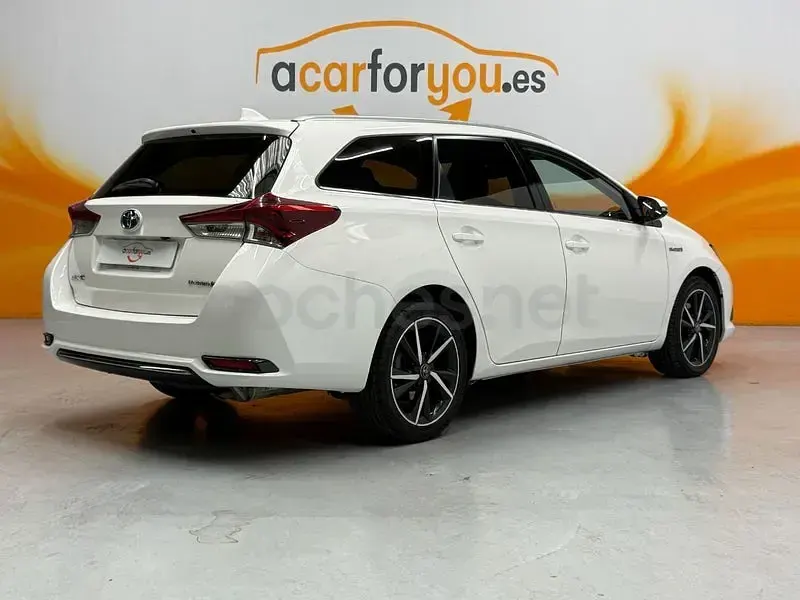 Usado Toyota Auris Hybrid 136 CV (100 kW) 2018 Blanco Familiar
