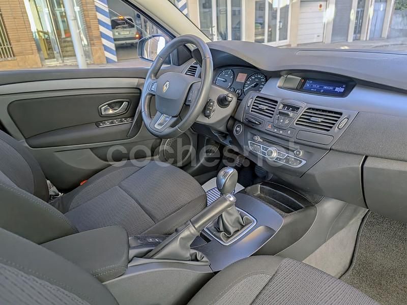 Usado Renault Laguna III 130 CV (95 kW) 2010 Azul Berlina