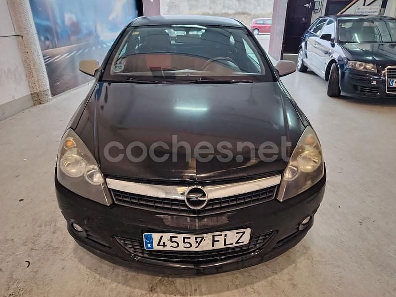 Usado Opel Astra GTC Enjoy 105 CV (77 kW) 2007 Negro Berlina