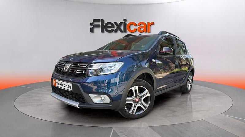 Usado Dacia Sandero Comfort 90 CV (66 kW) 2019 Azul Berlina