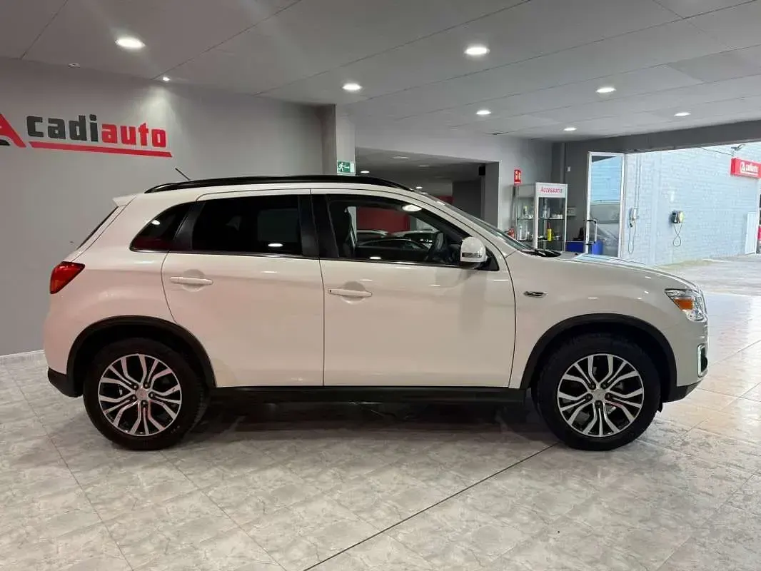 Usado Mitsubishi ASX Motion 117 CV (86 kW) 2015 Blanco SUV